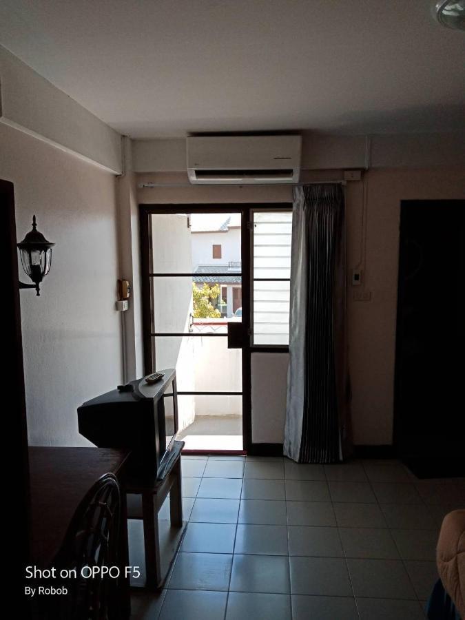 Hotel V.I.P. House à Chiang Mai Extérieur photo